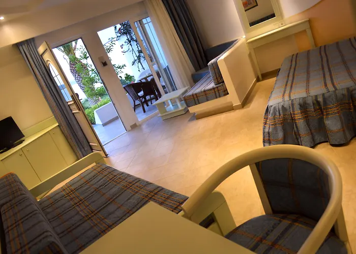 亚历山德罗帕丽斯酒店