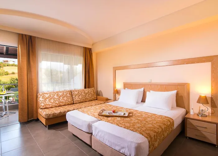 亚历山德罗帕丽斯酒店 度假村